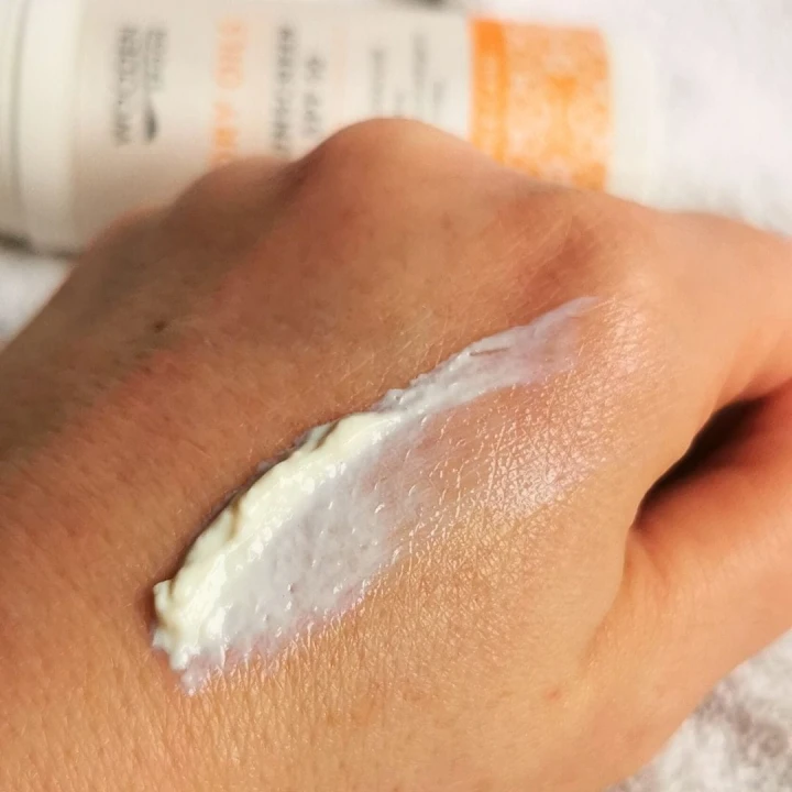 Wooden Spoon SPF 50 Dry Oils – mineralny SPF do twarzy, naturalne wykończenie